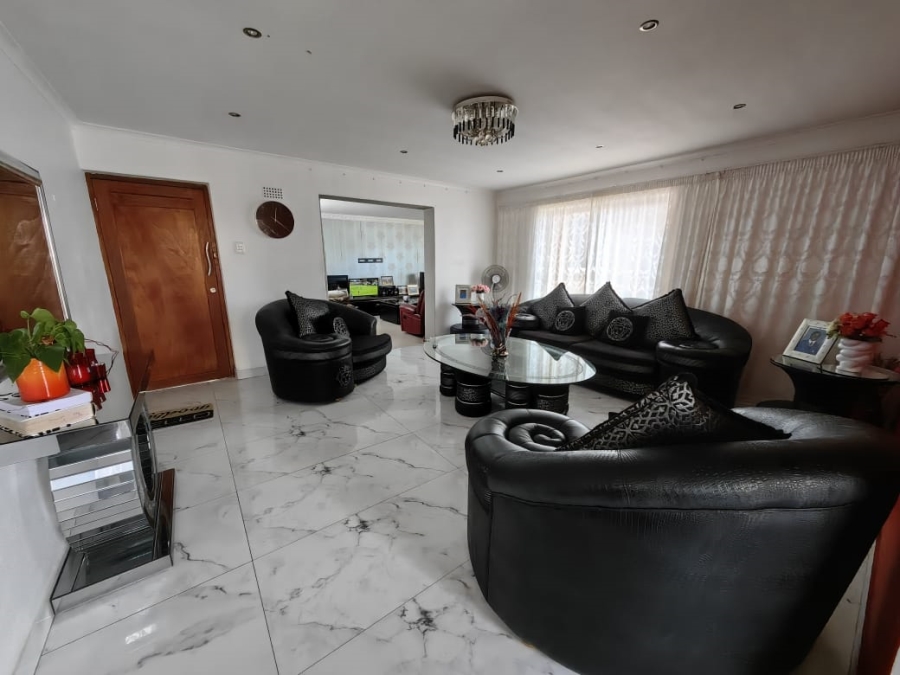 4 Bedroom Property for Sale in Muizenberg Western Cape